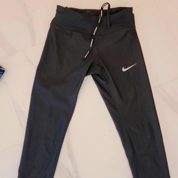 Nike Dri- fit xs - Picture 1 of 2